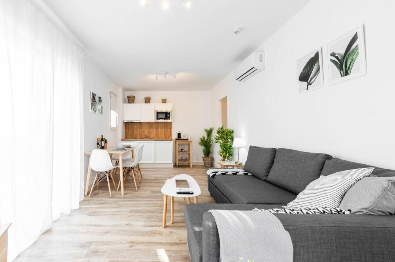 Apartamentos Toboso Plaza Nerja Eksteriør billede 3D interior visualization