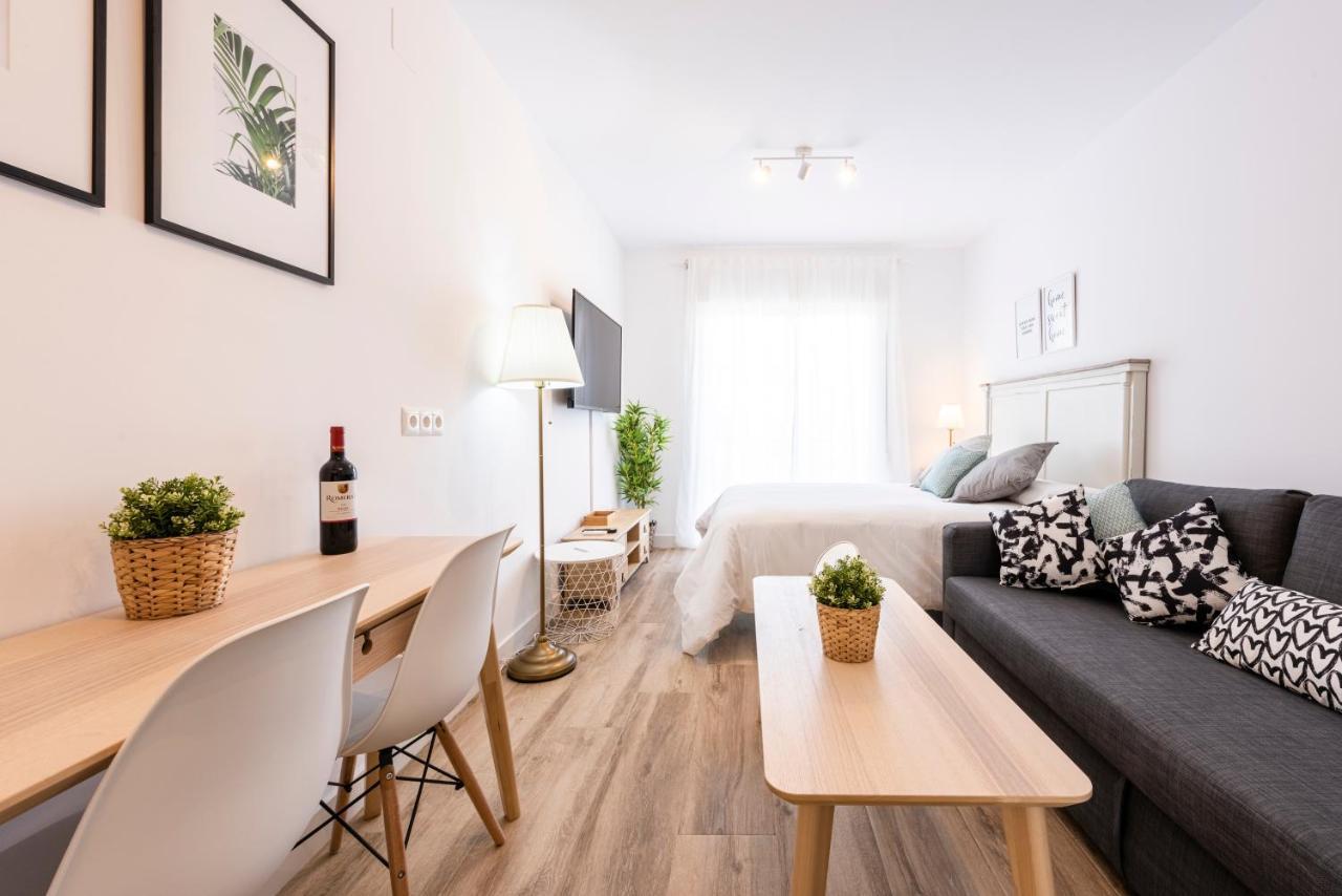 Apartamentos Toboso Plaza Nerja Eksteriør billede