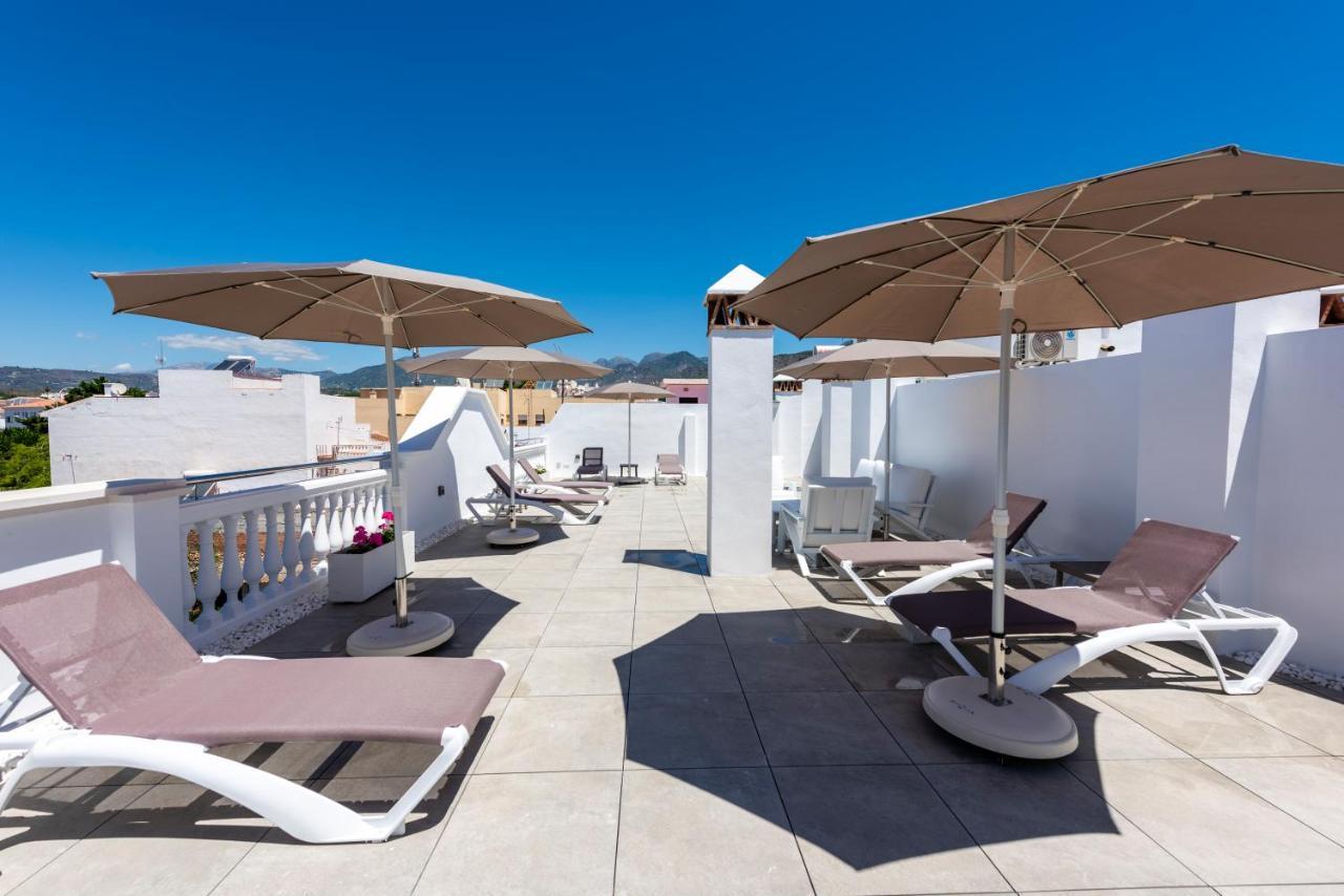 Apartamentos Toboso Plaza Nerja Eksteriør billede Rooftop terrace