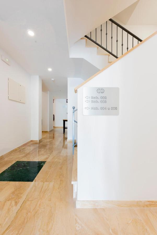 Apartamentos Toboso Plaza Nerja Eksteriør billede Interior of the building